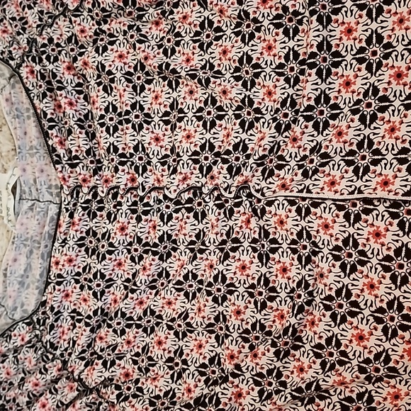 Max Studio XS ruched top - Picture 9 of 11